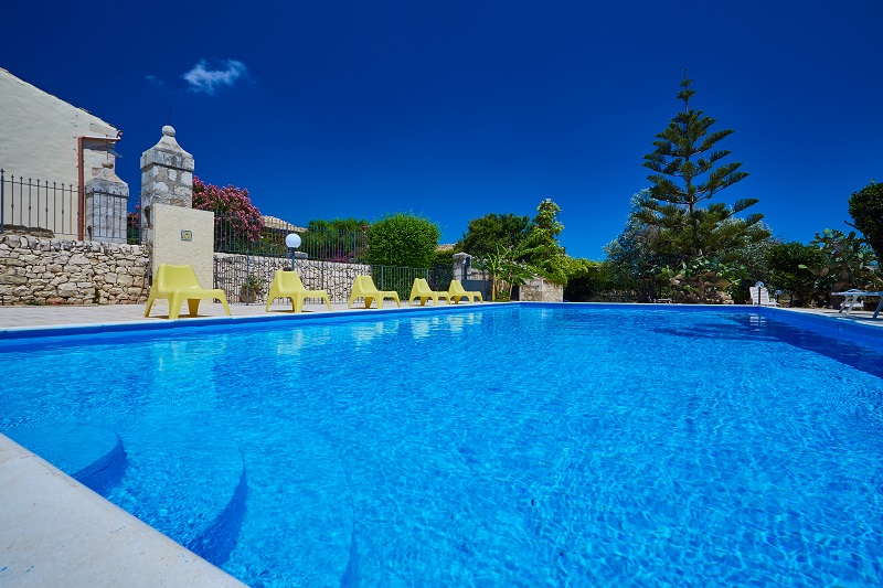 The large pool at Villa Punta Secca