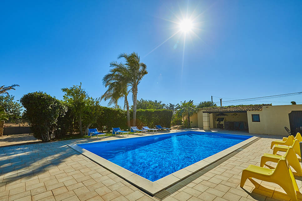 Sicily villa with private pool Book our villa with pool in Sicily, Punta Secca