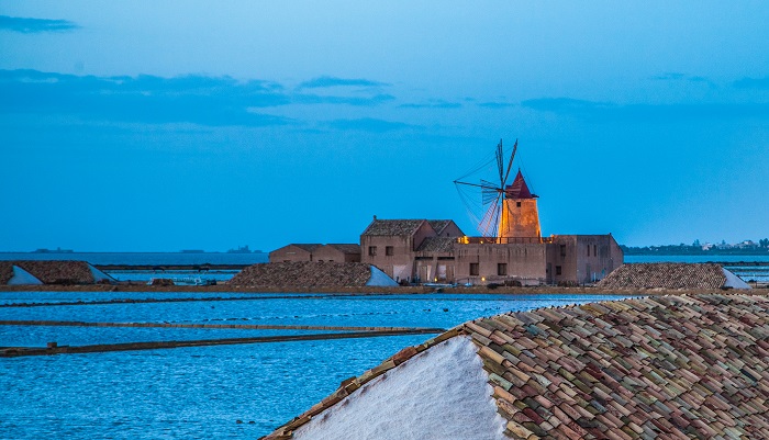 Mozia and the salt pans Mozia and the salt pans