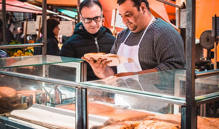 Selling Sfincione in Palermo