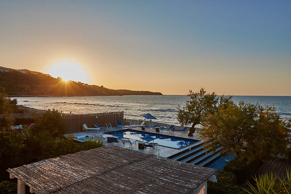 villa with pool in sicily