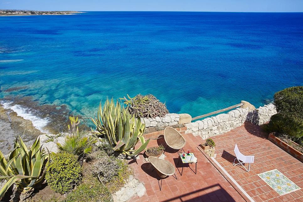 Villa Lo Scoglio in Fontane Bianche