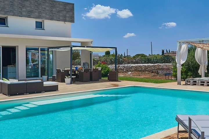 villas-in-sicily-with-pool