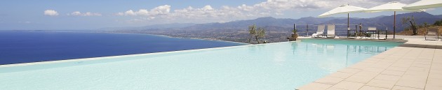 villas-taormina-pool-wishsicily