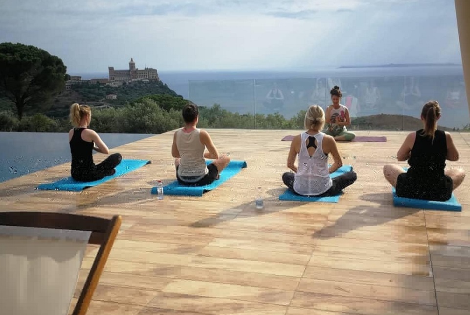 yoga at villa dioscuri