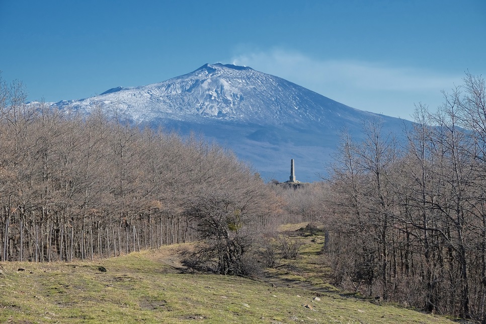 23_etna_seen_from_nebrodi_park