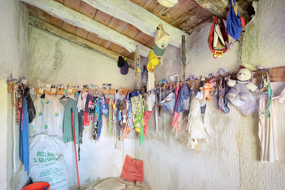 27_Ex-voto_in_chapel_Three_Virgins_of_Nebrodi_Park