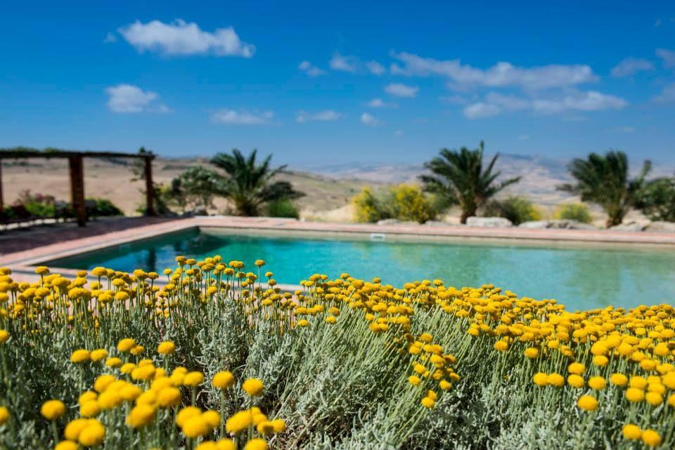 32_villas_in_sicily_with_pools