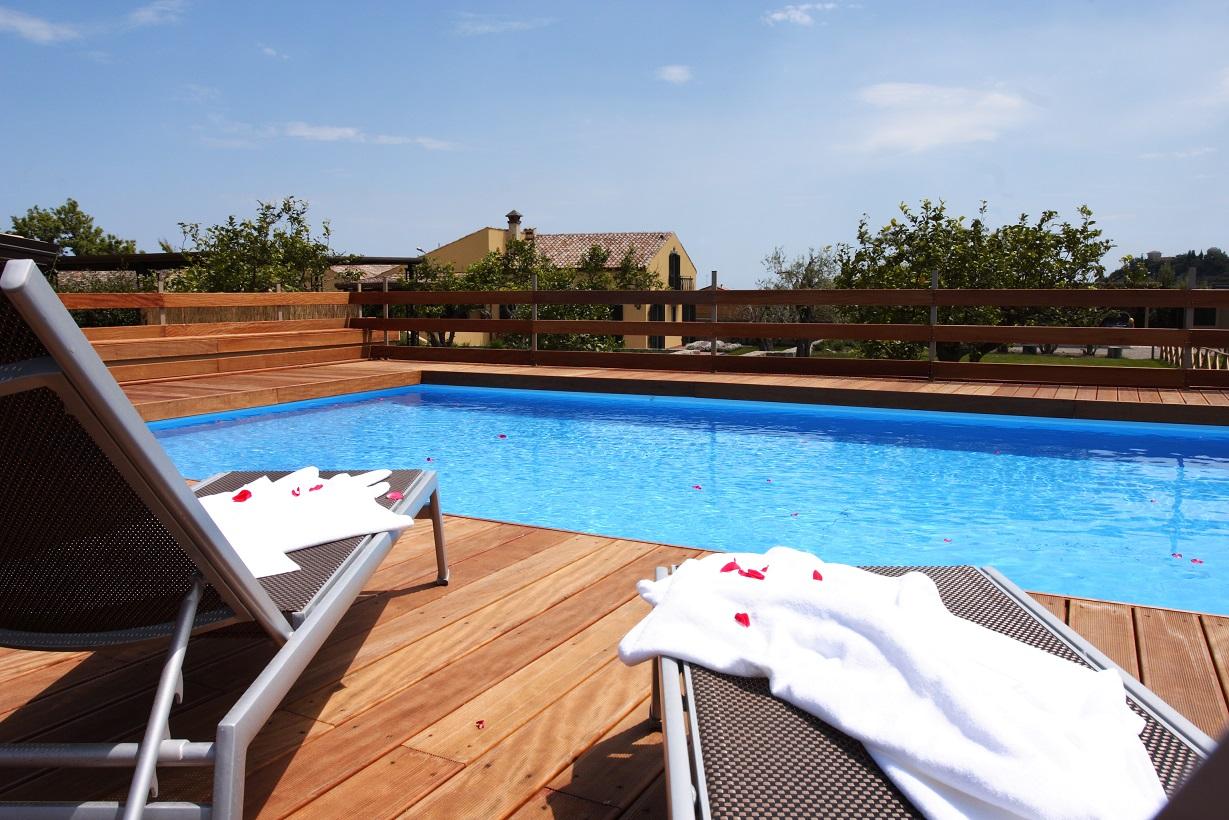 3_villas_in_sicily_with_pool