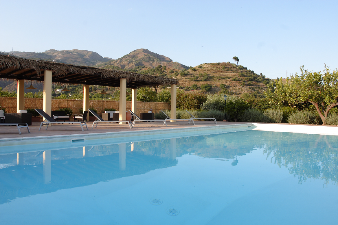 43_sicily_villas_with_pools